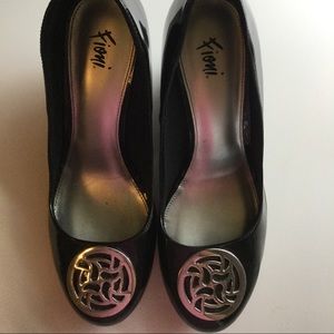 Black barely worn Fioni wedges